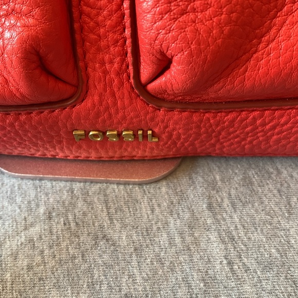 Fossil, leather crossbody bag with brass hardware. - Picture 2 of 10